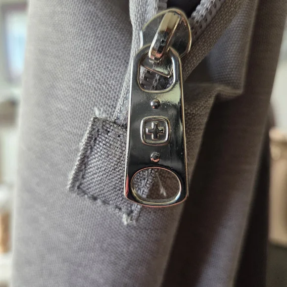 Swissgear Gray Laptop Backpack - Picture 4 of 9